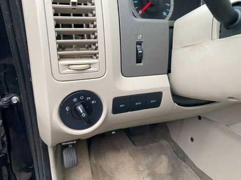 Used 2010 Ford Escape XLT image 18