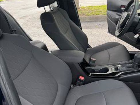 Used 2020 Toyota Corolla LE FWD image 21