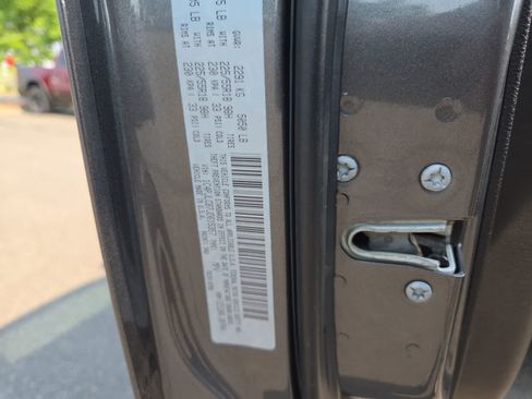Used 2018 Jeep Cherokee Latitude FWD image 29