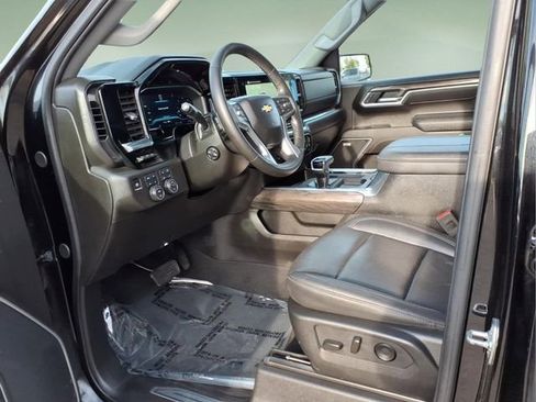 Used 2025 Chevrolet Silverado 1500 LTZ w/ LTZ Premium Package AWD/4WD image 11