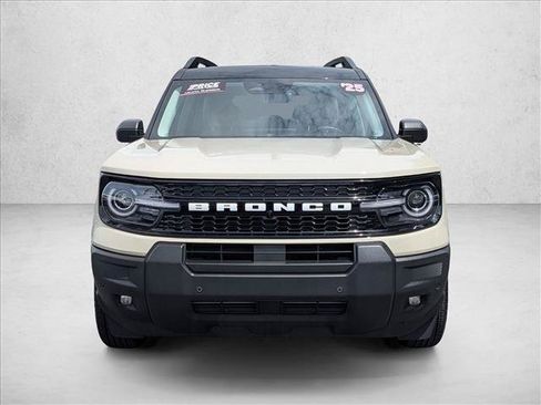 Used 2025 Ford Bronco Sport Outer Banks w/ Outer Banks Tech Package+ AWD/4WD image 2
