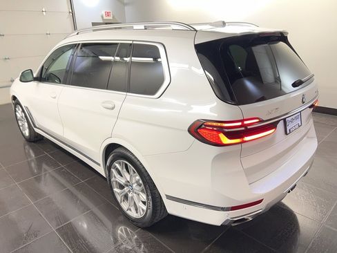 Used 2023 BMW X7 xDrive40i w/ Premium Package image 4