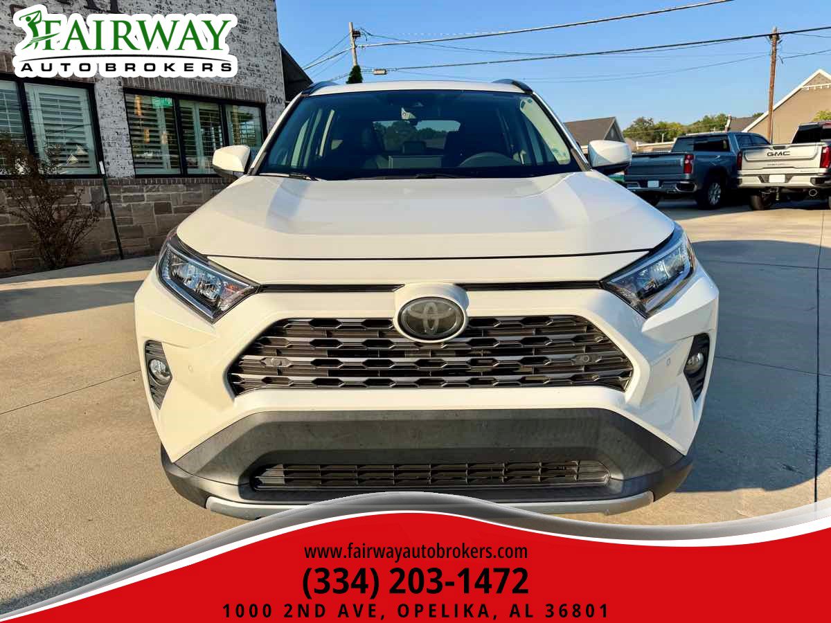 Used 2019 Toyota RAV4 Limited w/ Cold Weather Package FWD image 3