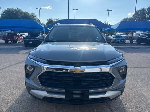 Used 2026 Chevrolet TrailBlazer LT FWD image 2