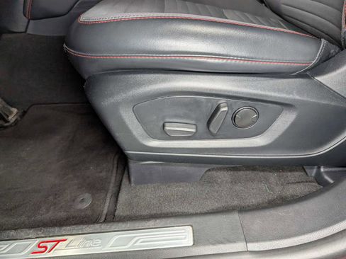 Used 2025 Ford Explorer ST-Line w/ ST-Line Street Pack AWD/4WD image 38