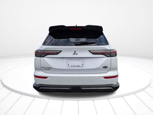 Used 2025 Mitsubishi Outlander AWD image 4