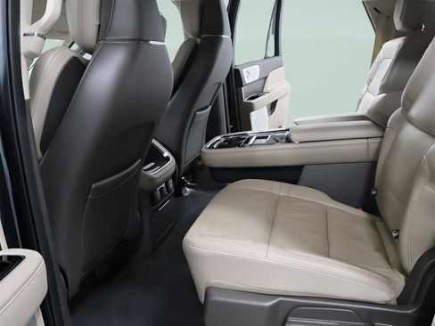 Used 2022 Lincoln Navigator Reserve AWD/4WD image 29
