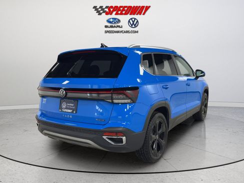 Certified 2025 Volkswagen Taos SEL AWD/4WD image 6