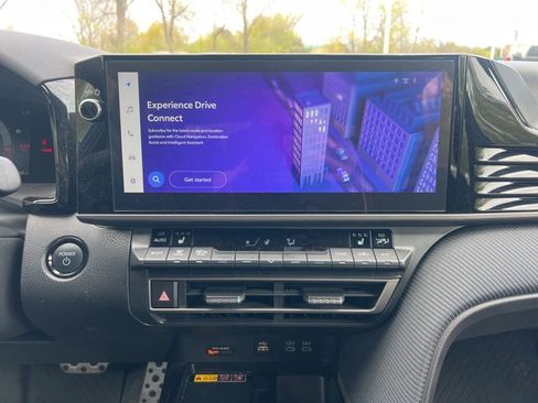 Used 2025 Toyota Camry SE w/ Multimedia Upgrade Package AWD/4WD image 5