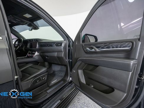 Used 2023 GMC Yukon Denali w/ Advanced Technology Package AWD/4WD image 40