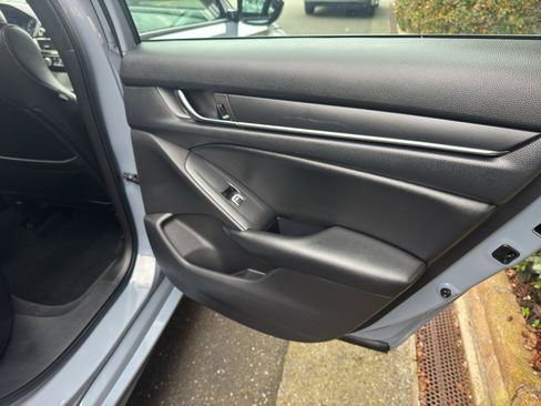 Used 2022 Honda Accord Sport image 18