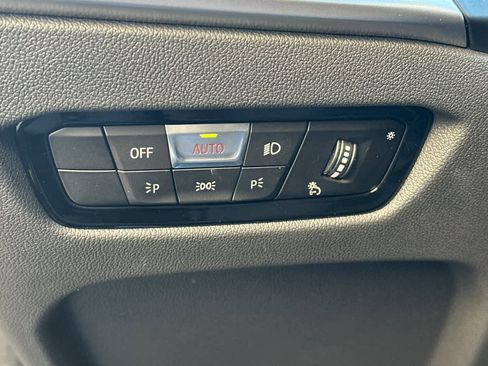 Used 2025 BMW 230i Coupe w/ Convenience Package image 30