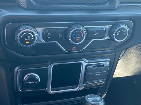 Used 2019 Jeep Wrangler Sport AWD/4WD image 16