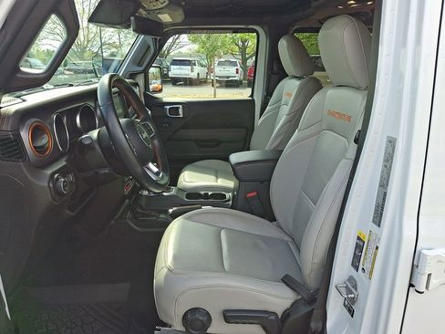 Used 2021 Jeep Gladiator Mojave AWD/4WD image 14