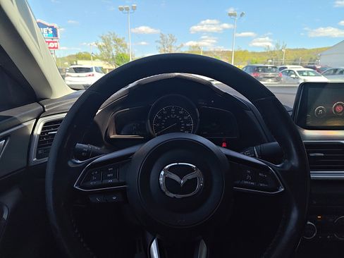 Used 2017 MAZDA MAZDA3 Touring FWD image 17