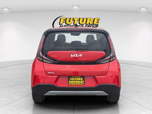 Used 2024 Kia Soul LX FWD image 5