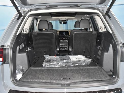 Certified 2025 Volkswagen Atlas SEL Premium R-Line image 25