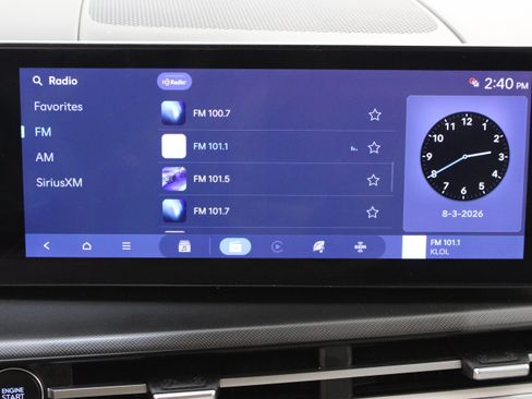 Used 2025 Hyundai Santa Fe SE FWD image 18