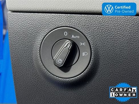Certified 2024 Volkswagen Taos SEL AWD/4WD image 10
