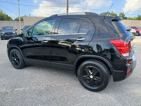 Used 2020 Chevrolet Trax LT w/ LT Convenience Package FWD image 5