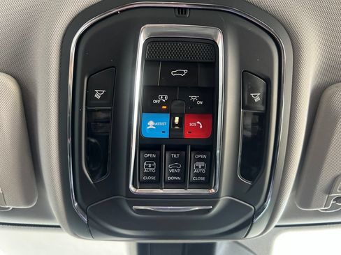 Used 2023 Jeep Grand Cherokee 4WD 4xe image 59