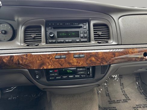 Used 2010 Mercury Grand Marquis LS RWD image 24