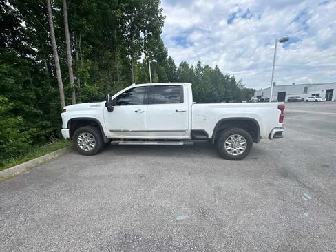 Used 2024 Chevrolet Silverado 3500 High Country w/ High Country Premium Package AWD/4WD image 7