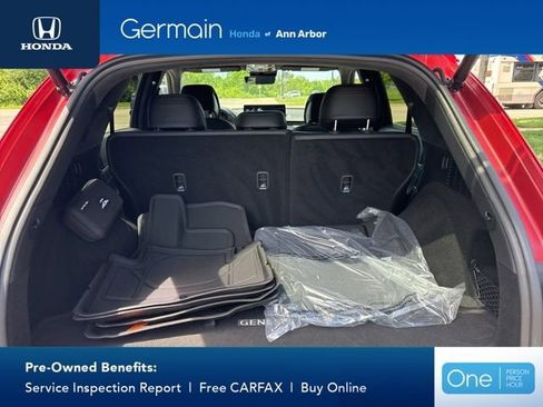 Used 2025 Genesis GV70 3.5T Sport w/ Sport Advanced Package AWD/4WD image 10