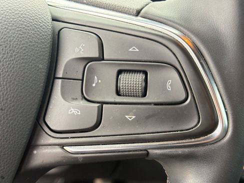 Used 2025 Buick Envista Sport Touring FWD image 21