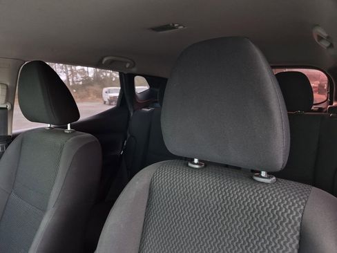 Used 2020 Nissan Rogue Sport S image 23