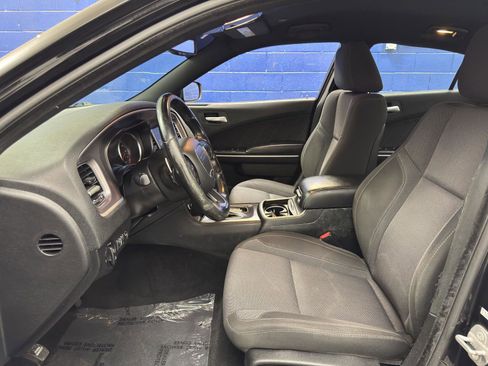 Used 2019 Dodge Charger SXT image 17