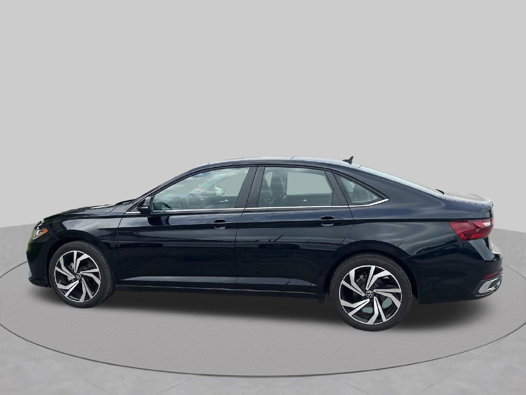 Used 2025 Volkswagen Jetta SEL FWD image 35