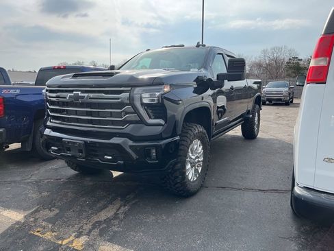 Used 2024 Chevrolet Silverado 3500 High Country w/ High Country Premium Package image 6