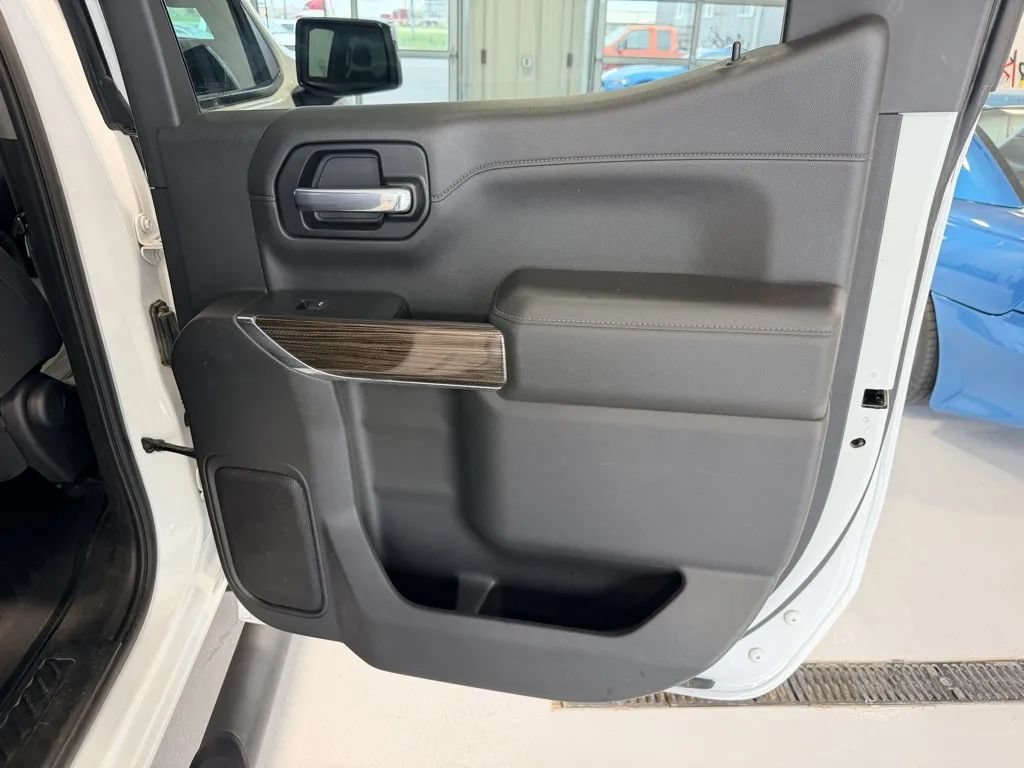 Used 2021 Chevrolet Silverado 1500 LT Trail Boss w/ LPO, Dark Essentials Package AWD/4WD image 24