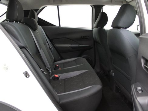 Used 2020 Nissan Kicks S FWD image 11