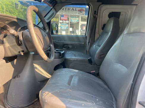 Used 2008 Ford E-150 and Econoline 150 image 10