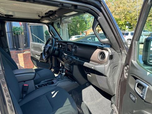Used 2020 Jeep Wrangler Unlimited Sport S image 11