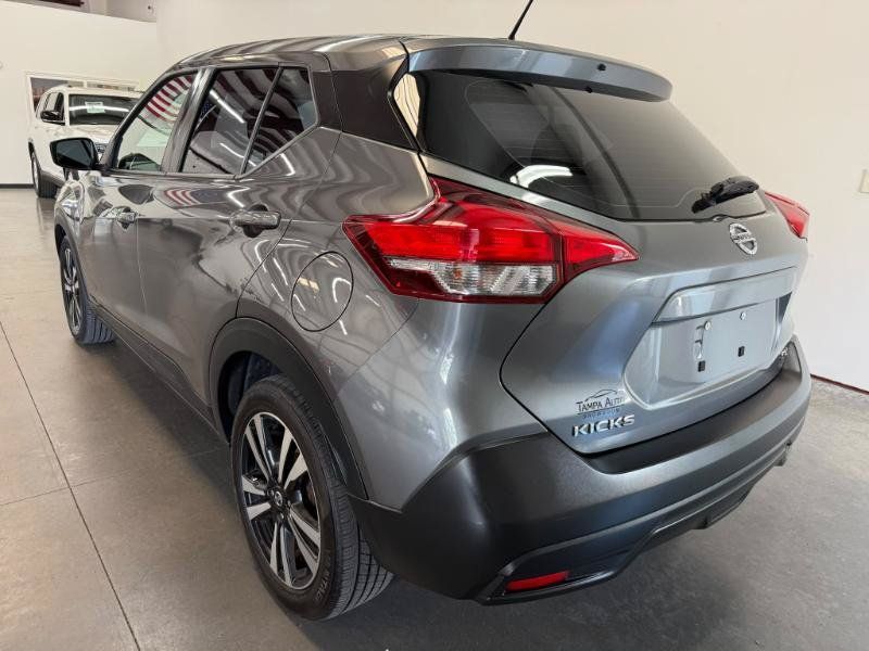 Used 2019 Nissan Kicks SR FWD image 7