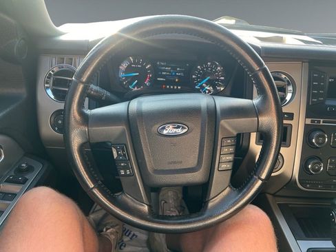 Used 2015 Ford Expedition XLT image 12