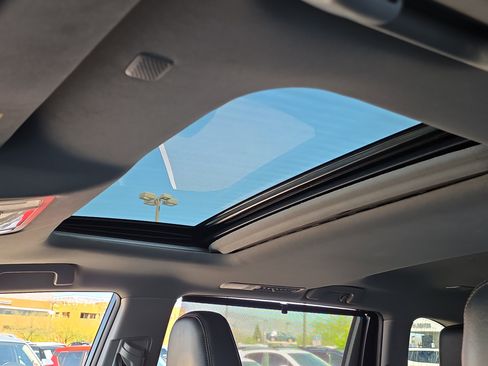 Used 2019 Toyota Highlander Limited image 16