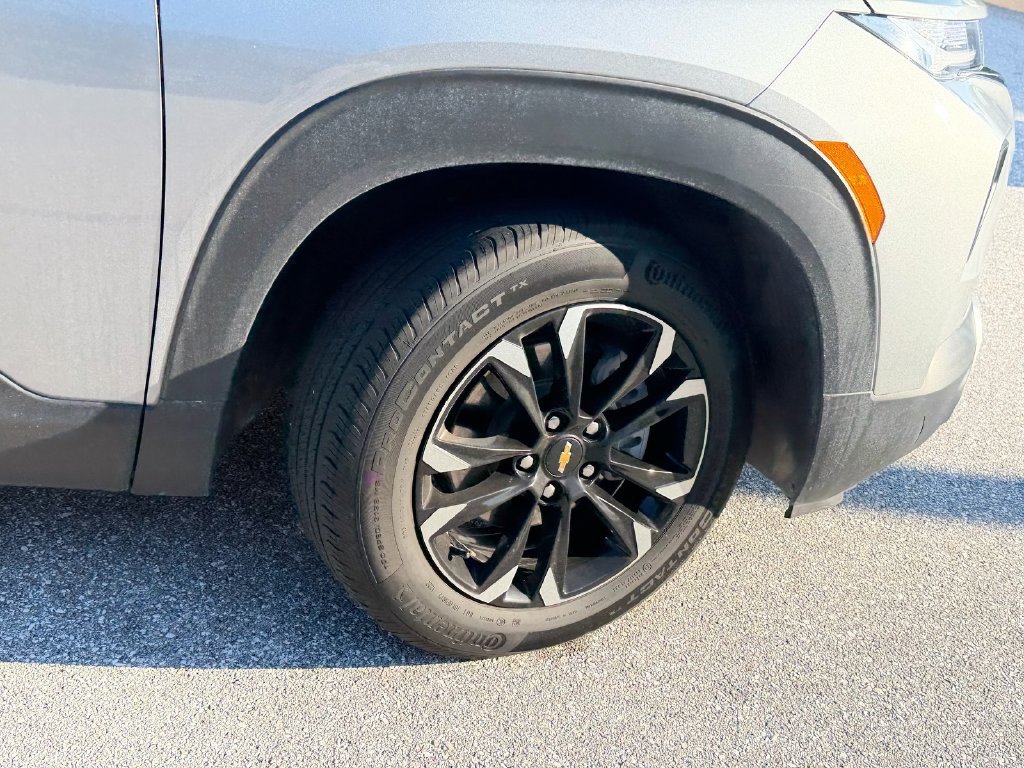 Used 2023 Chevrolet TrailBlazer LT FWD image 9