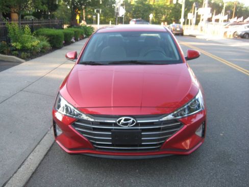 Used 2020 Hyundai Elantra SEL FWD image 2