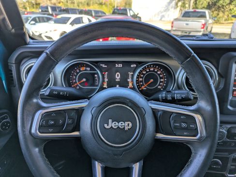 Used 2019 Jeep Wrangler Unlimited Sahara image 22