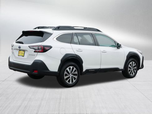 Used 2024 Subaru Outback Premium image 7