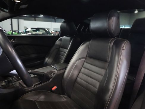Used 2014 Ford Mustang GT Premium image 17