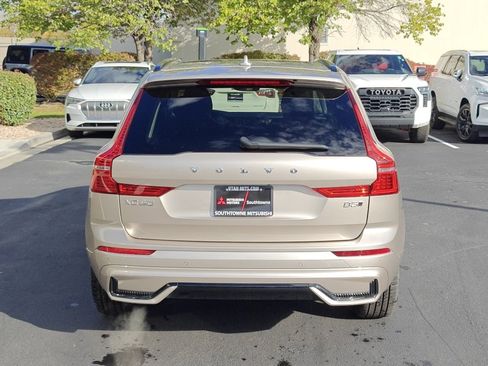 Used 2025 Volvo XC60 B5 Plus image 6