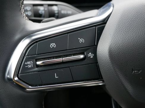 Used 2024 Chevrolet Traverse LT AWD/4WD image 28