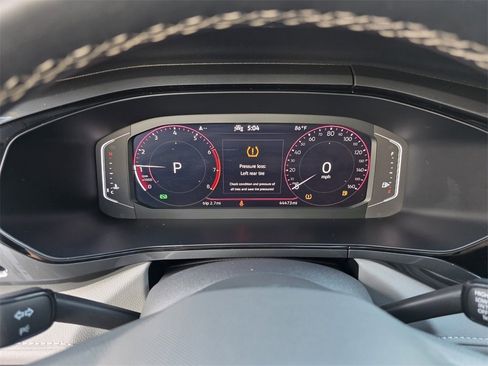 Used 2022 Volkswagen Taos SEL w/ Panoramic Sunroof Package image 21