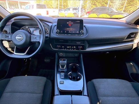 Used 2023 Nissan Rogue SV image 15