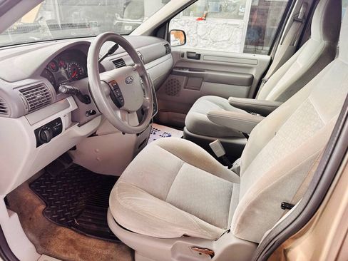Used 2006 Ford Freestar SE FWD image 9